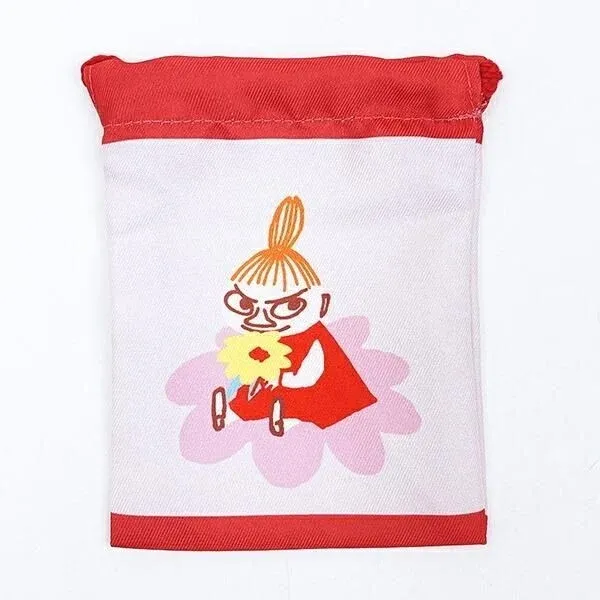 ムーミンのリトルミイが描かれた、赤と白の巾着袋です。