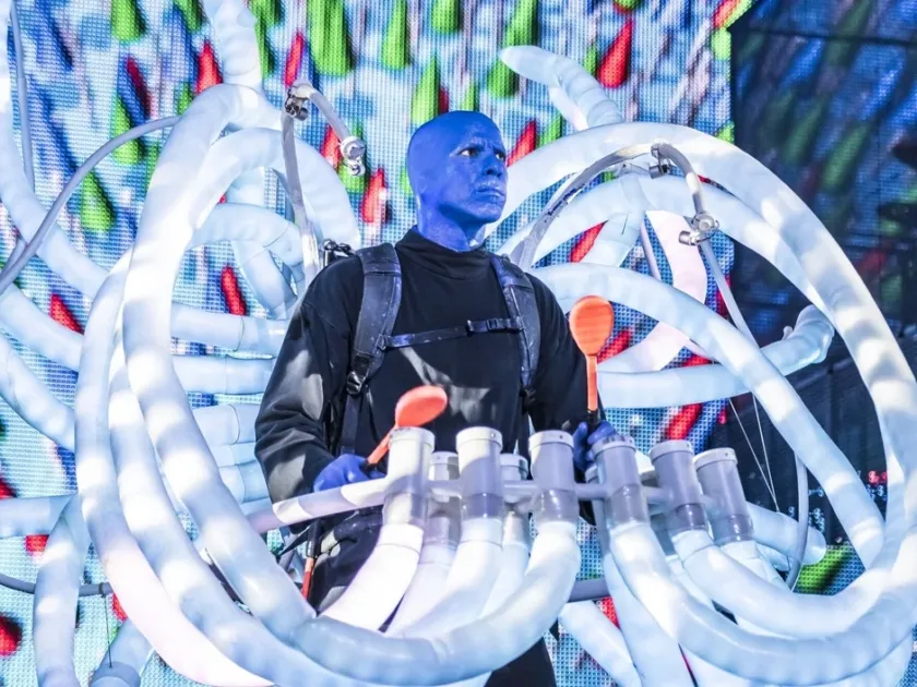 ユニークな楽器を使ったパフォーマンス