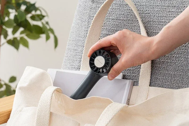 バッグに入れるハンディファン