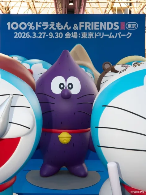 パーやんの像も並ぶドラえもんの展示