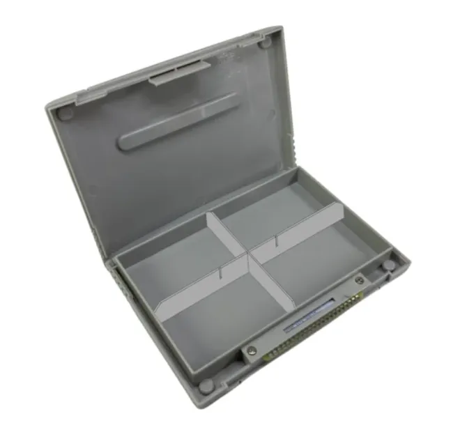 さらに細かく仕切られたケース