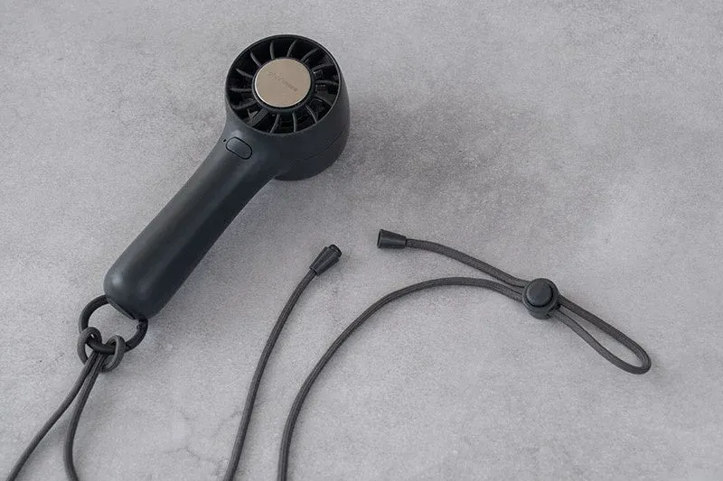 安全仕様のネックストラップ