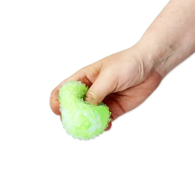 手を握る緑のとげとげスクイーズ