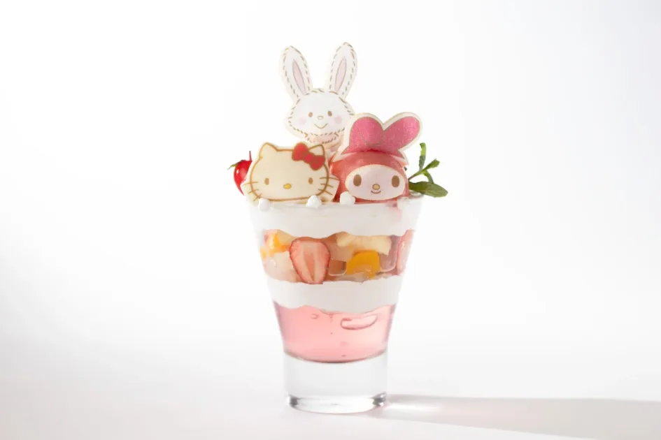 ハローキティ、マイメロディ、ウィッシュミーメルのパフェ