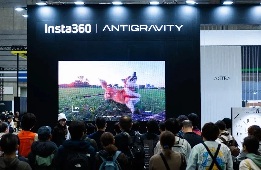 Insta360 | ANTIGRAVITY Insta360 GO Ultra AЯTRA THE WORLD'S FIRST