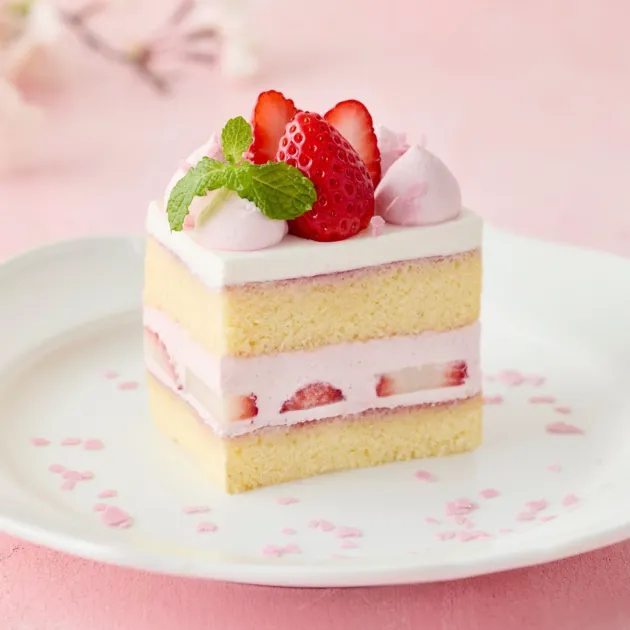 さくらと苺のショートケーキ