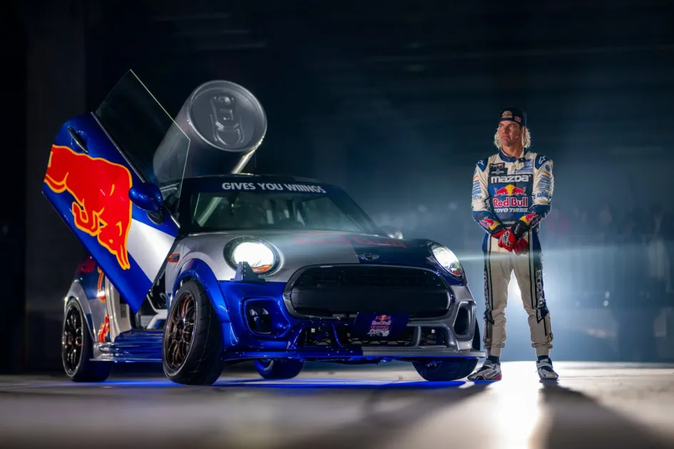 Red Bull Drift Miniとドライバー