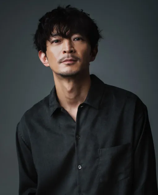 津田健次郎氏のポートレート