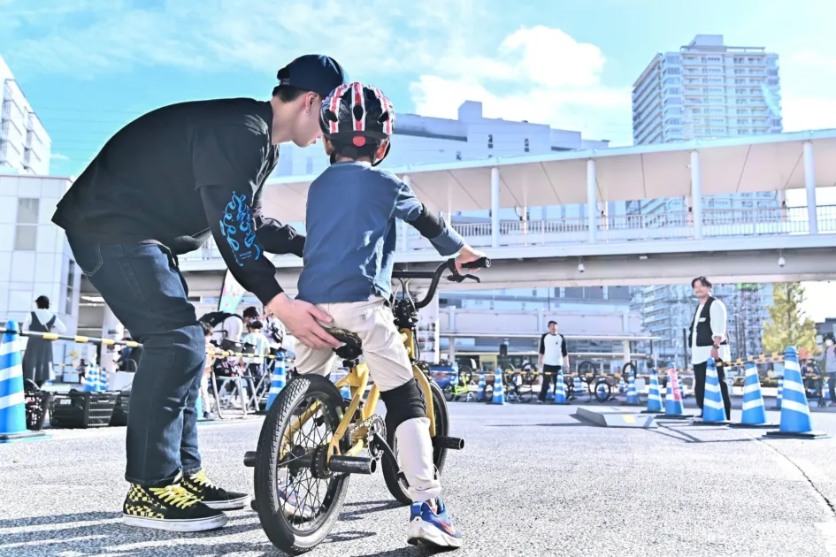 BMX体験の様子