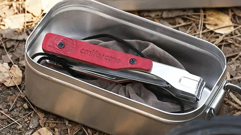 メスティンに収納されたトング