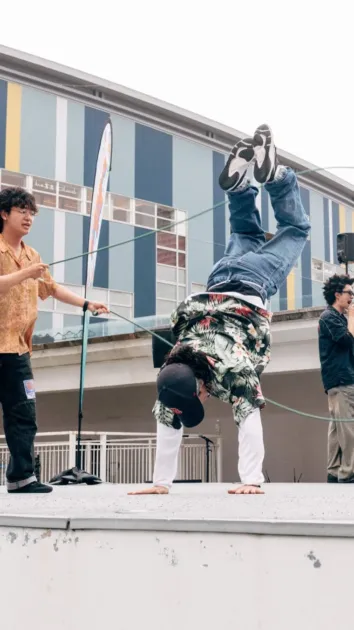 ストリートダンスパフォーマンスの様子