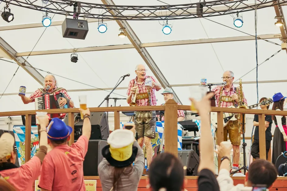 ドイツ楽団による生演奏ステージ
