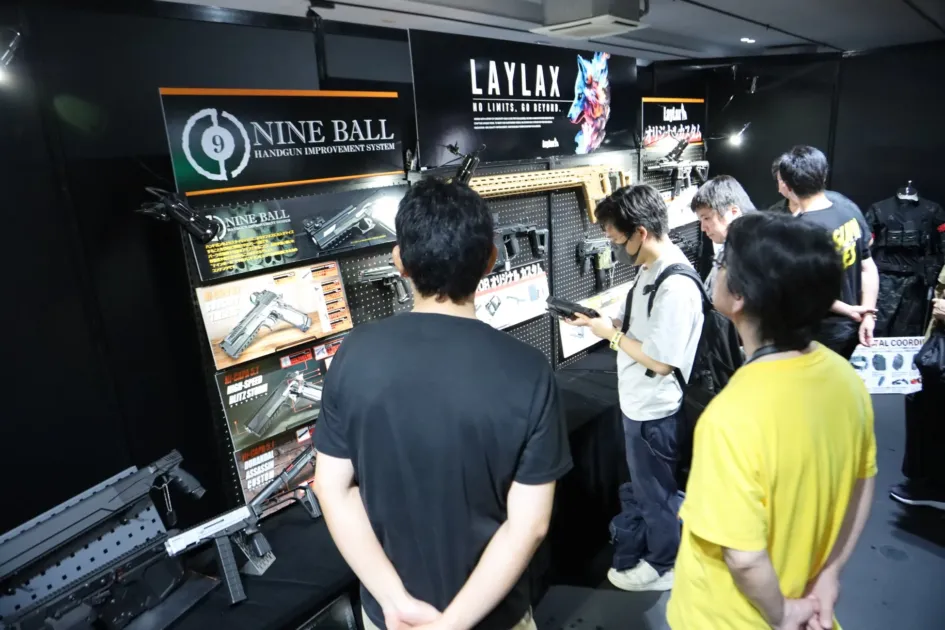 NINE BALLやLAYLAXの展示