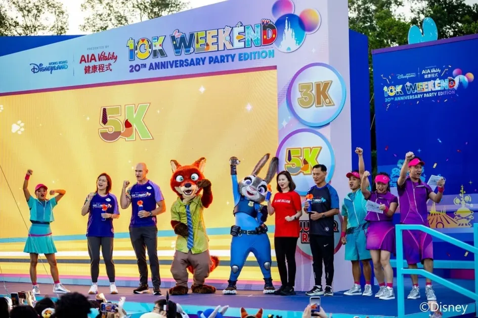 ズートピアのキャラクターが登場するイベントステージ