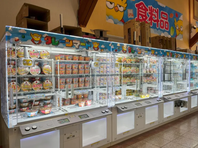 インスタントラーメンが景品のクレーンゲーム