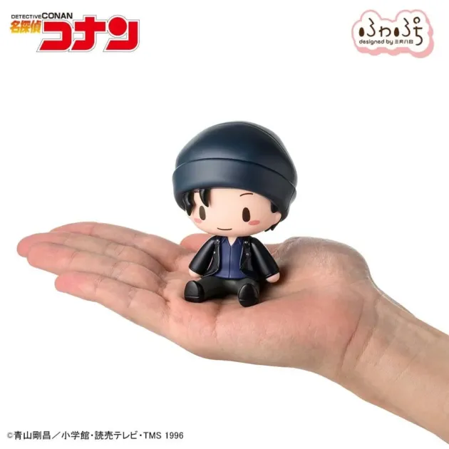 手のひらに乗った赤井秀一のデフォルメフィギュア