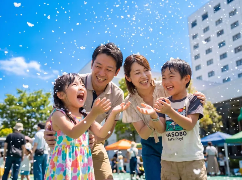 シャボン玉を楽しむ家族