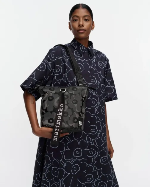 マリメッコ「Wear all day bags」グレーのショルダーバッグ