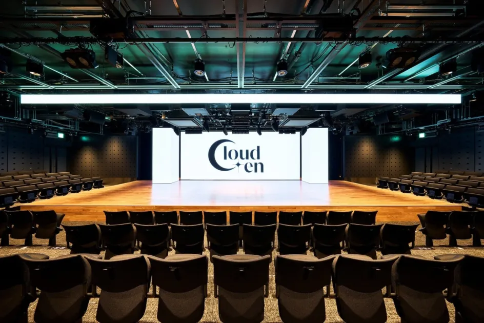 Cloud ten THEATER内部