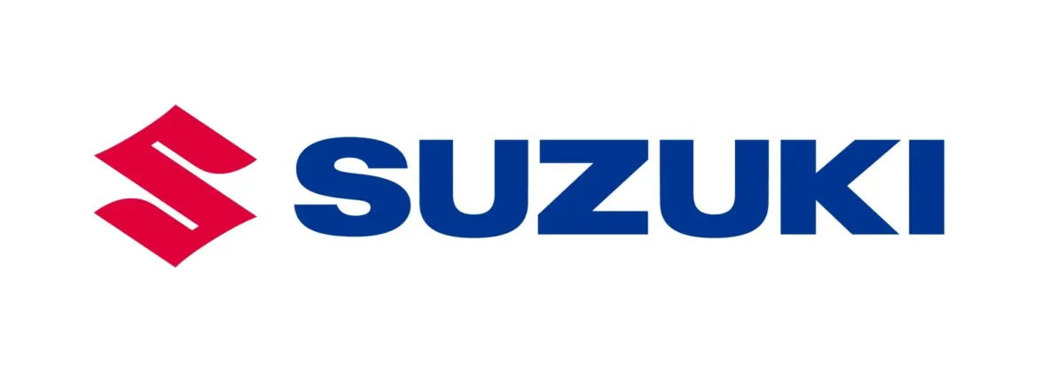白地に、赤色のSマークと青色で「SUZUKI」の文字が書かれたスズキ株式会社のロゴマークです。