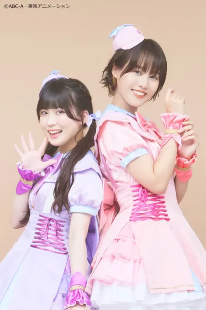歌唱担当の熊田茜音さんと増井優花さん