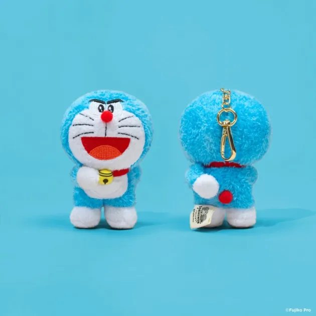 キリッとドラえもんキーチェーン