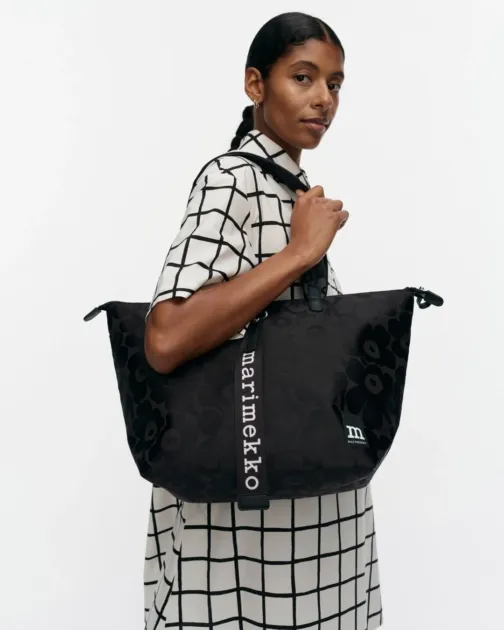 マリメッコ「Wear all day bags」黒のトートバッグ