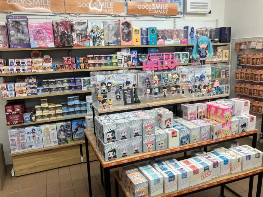 フィギュアやグッズ