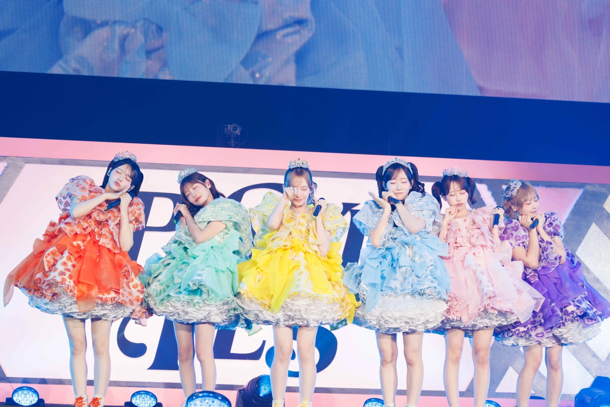 FRUITS ZIPPERのパフォーマンス