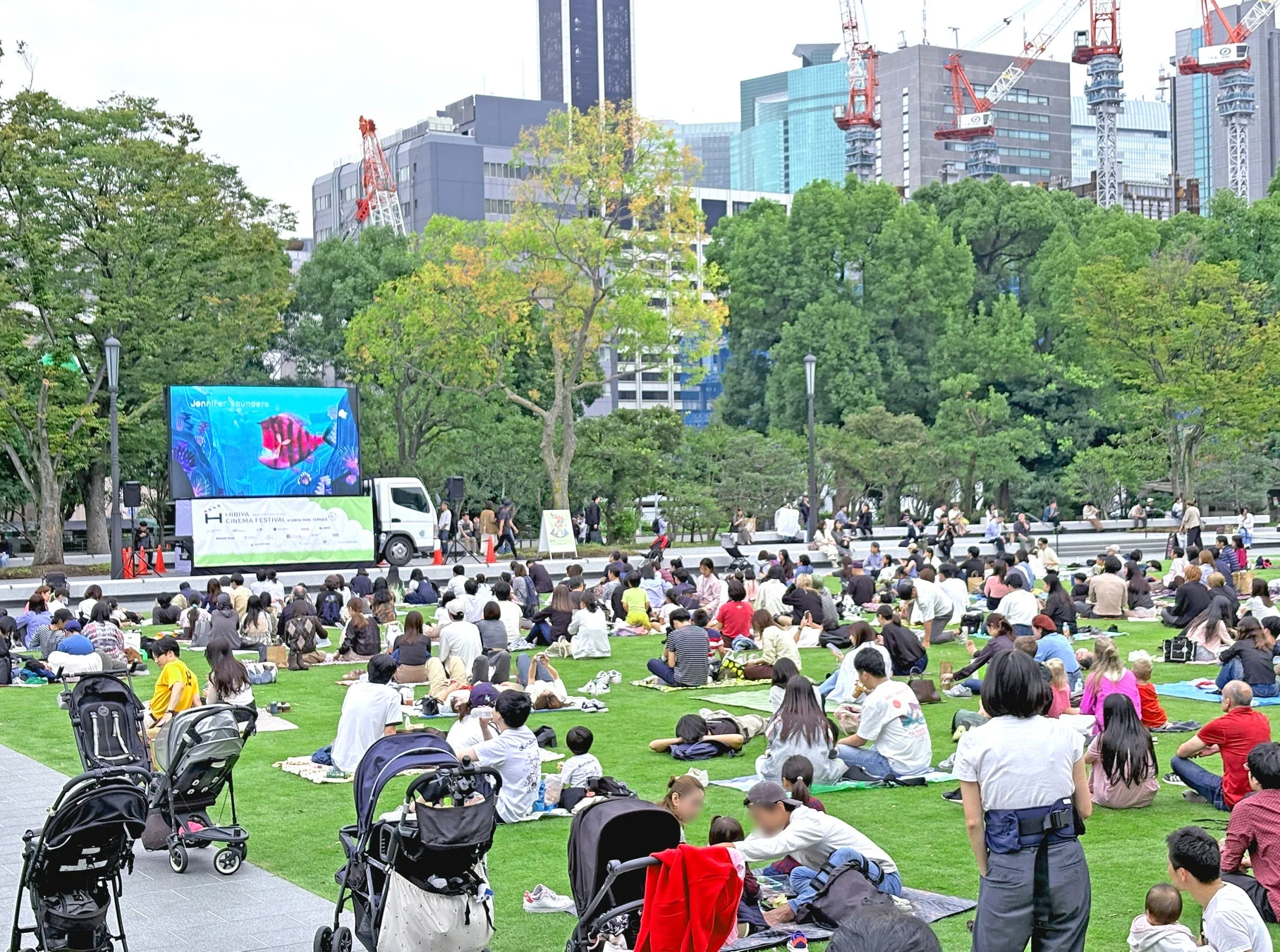 日比谷公園での映画鑑賞