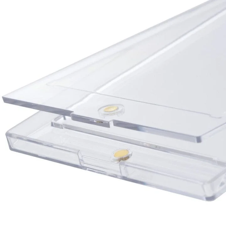 透明なプラスチック製のケース